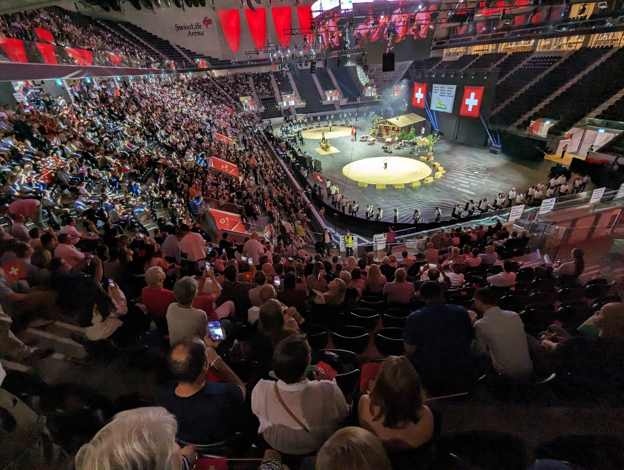 Лайф арена 6 апреля концерт. Лйв арена. Adrenaline stadium фан зона. Российская эстрада. Лайф арена 6 апреля концерт.