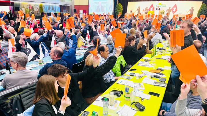 SVP Schweiz Keine 10 Millionen Schweiz Nachhaltigkeits Initiative 